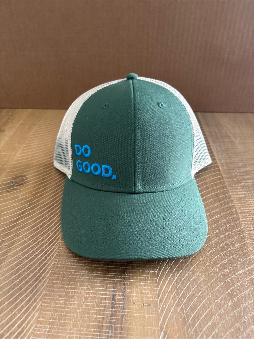 Cotopaxi Green Trucker Hat Mesh Back Adjustable Unisex Adults One Size NWOT